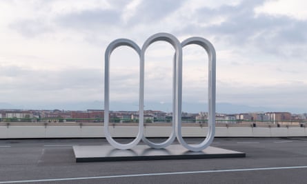 Thomas Bayrle’s sculpture, Flamingo