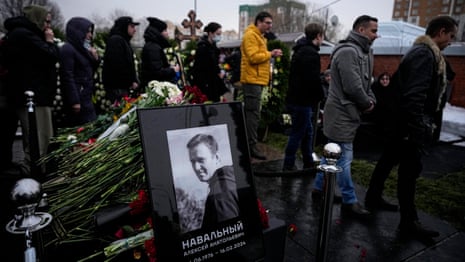 Navalny funeral: huge crowds pay tribute to Russian opposition leader – video