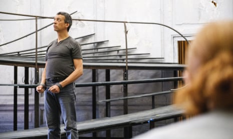 Roderick Williams in rehearsals for Billy Budd at Opera North.