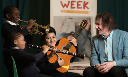 Julian Lloyd Webber with participants of the Birmingham Conservatoire Learning and Participation Programme