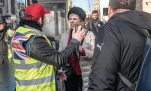 âYellow vestâ protesters confront Anna Soubry outside parliament last week.