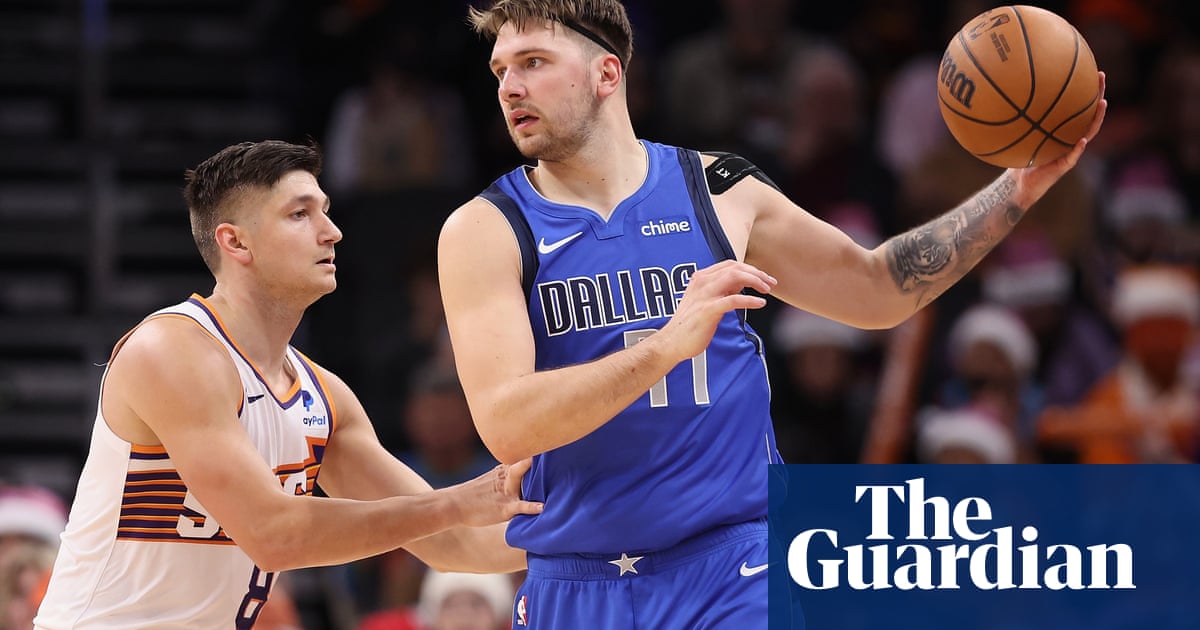 Мавс отбелязва 10 000 та точка докато Далас топ Финикс Йокич