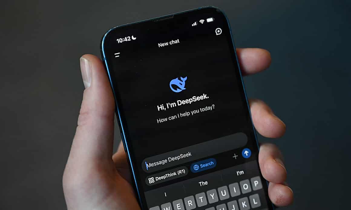 The DeepSeek AI assistant topped the Apple app store in the US and UK over the weekend.