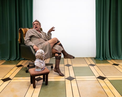 The Elocution of Benjamin Franklin review – Simon Burke is extraordinary in this timely queer classic | Theatre