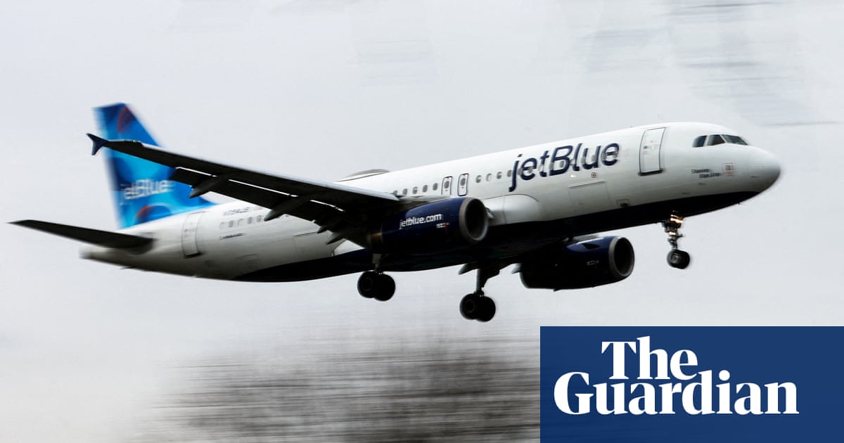 US fines JetBlue $2m for 'chronically delayed flights' in unprecedented act