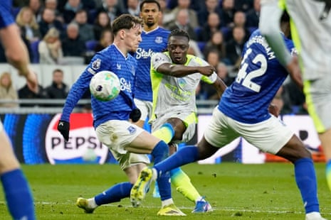Everton vs Manchester City: Premier League