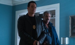 Dragged Across Concrete Review Glum Mel Gibson In Unflinching And Nasty Police Thriller Film The Guardian