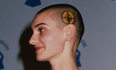 O’Connor at the 1989 Grammy awards, sporting the Public Enemy logo.