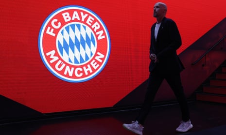 Manchester United manager Erik ten Hag struts his stuff at Allianz Arena.