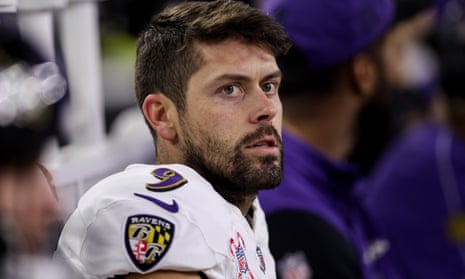 Bảy nhà trị liệu mát-xa khác cáo buộc cầu thủ đá phạt của Ravens Justin Tucker có hành vi sai trái về tình dục | Baltimore Ravens | The Guardian