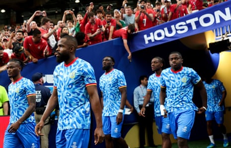 drc in blue patterned training tops