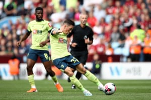 Harry Wilson von Bournemouth schießt ein Tor