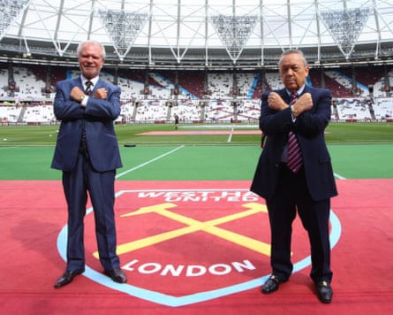 Gold and Sullivan make West Ham United’s crossed-arm gesture on the pitch