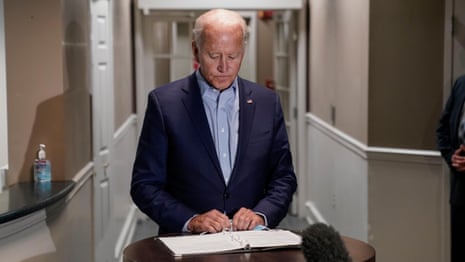 Biden: successor to 'giant' Ginsburg should be decided by US election winner – video