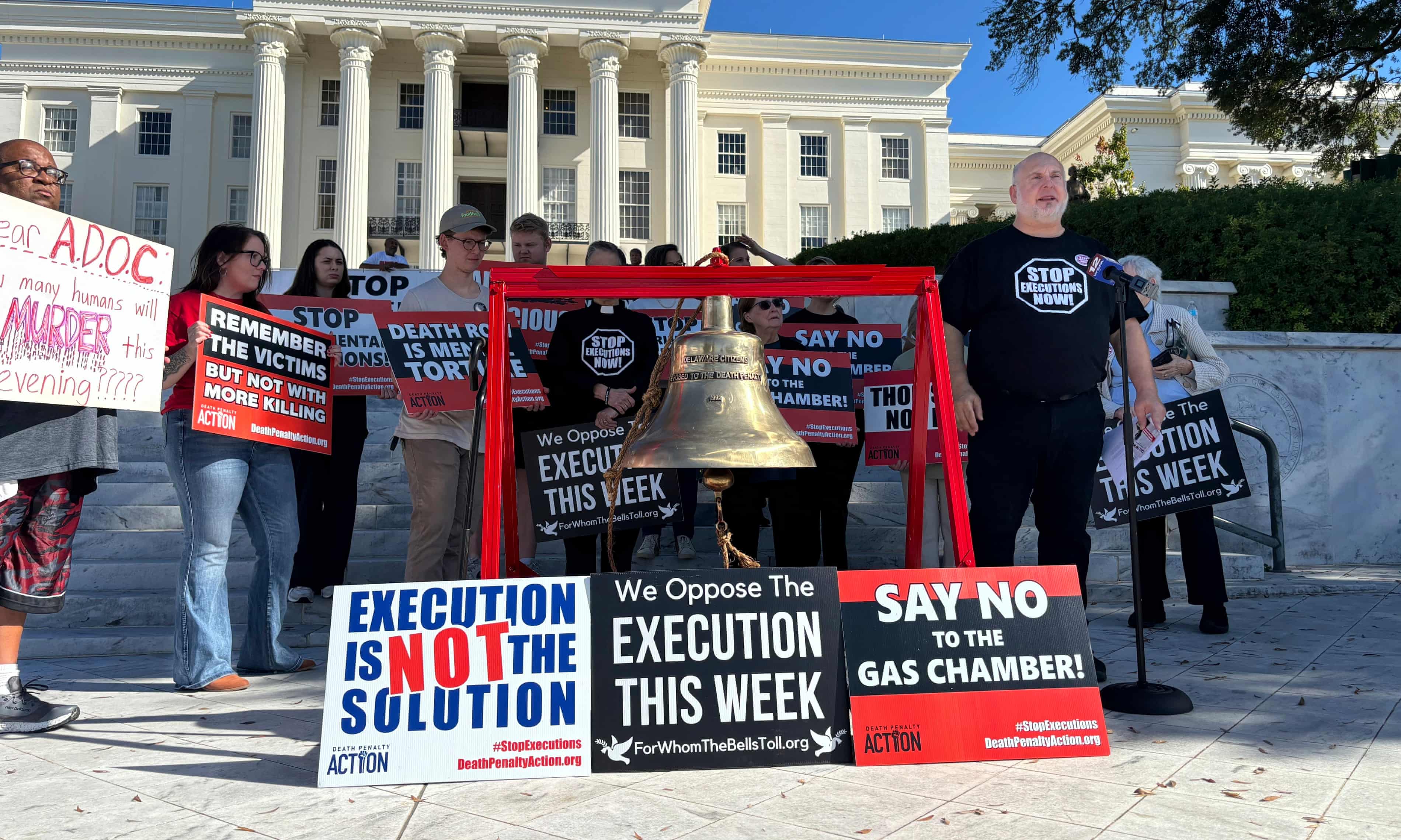 Alabama man shook and gasped in final moments of nitrogen gas execution (theguardian.com)