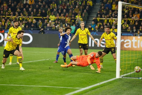 Mats Hummels (L) scores an own goal