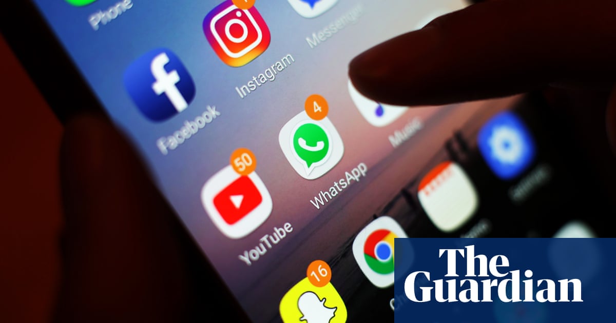 Children’s lack of sleep ‘more harmful than social media use’