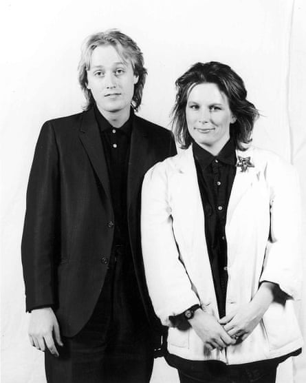 Adrian Edmondson with Jennifer Saunders in 1986.