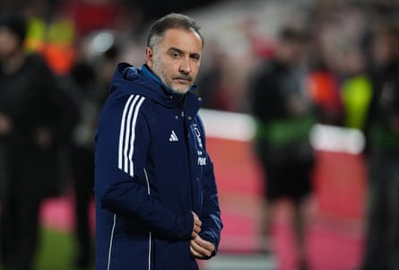 Vitor Pereira on the touchline