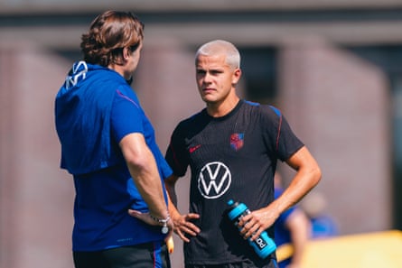 Cavan Sullivan speaks with USMNT coach
