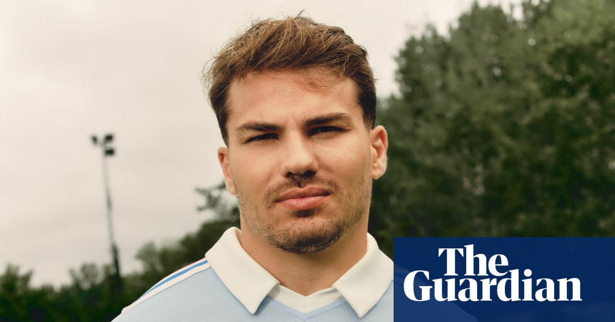 Kit clash farce looms as France set to wear special pale blue shirt against England