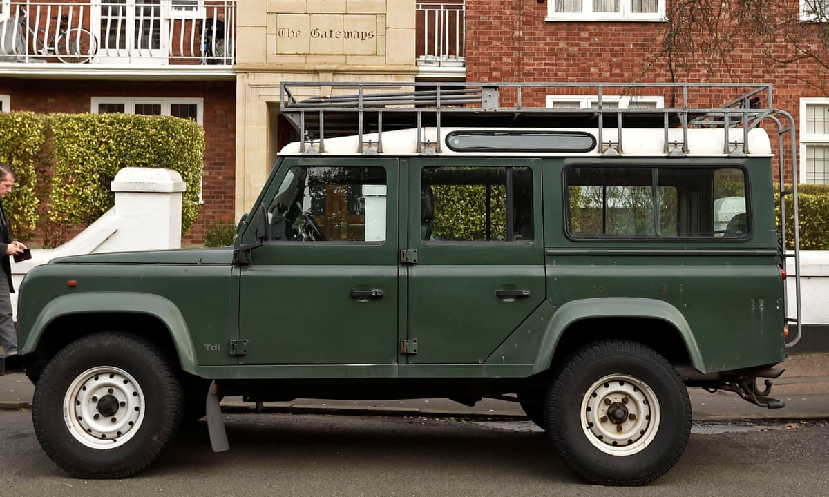 Land Rover Defender Pakistan