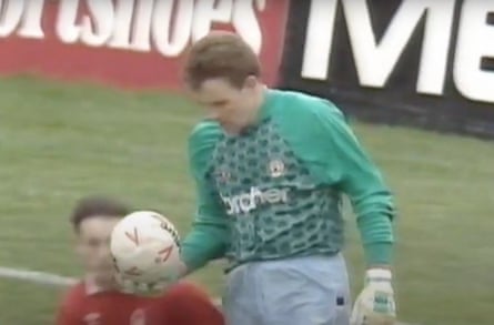 Gary Crosby heads the ball out of the hand of Man City keeper Andy Dibble to score the only goal of the game in Nottingham Forest’s 1-0 win over Manchester City.