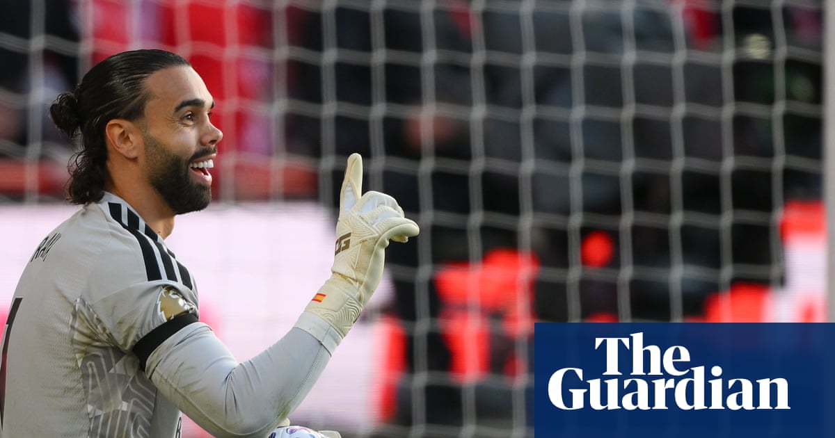 Arsenal’s David Raya hits back at ‘boring’ label as Arteta defends.