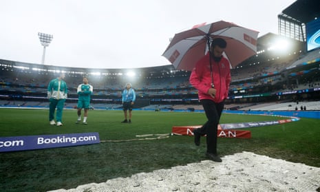 T20 World Cup 2022 Super 12s: Australia v England delayed by rain – live | T20 World Cup 2022 3 Melbourne is wet.