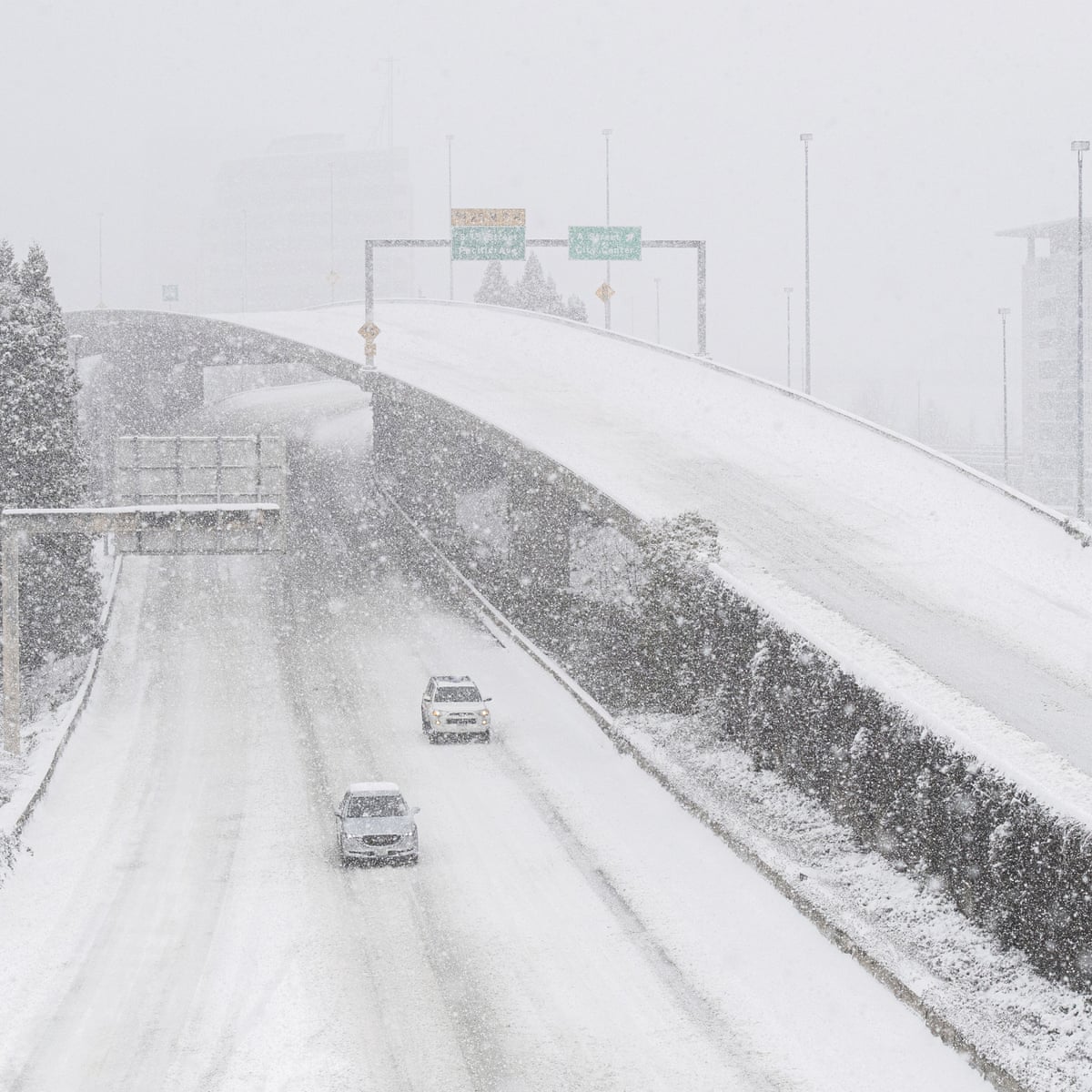 Snow And Ice Blanket Us North West Leaving Hundreds Of Thousands Without Power Us Weather The Guardian Winter Storms 2022