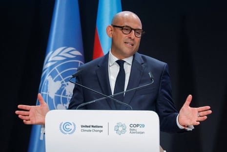 UNFCCC İcra Sekreteri Simon Stiell, Cop29 açılış etkinliğinde konuşuyor.
