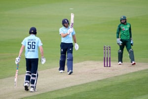 Dawid Malan celebrates reaching his half century.