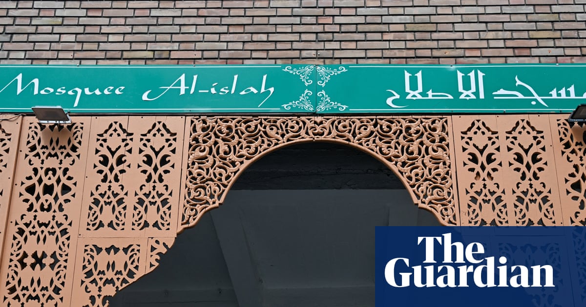 Eleven arrested for placing pigs' heads near French mosques and other hate crimes