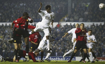 Roque Júnior scores for Leeds against Manchester United in 2003.