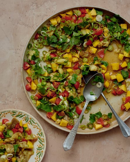 Grilled aubergine, mango and tomato salad 008
