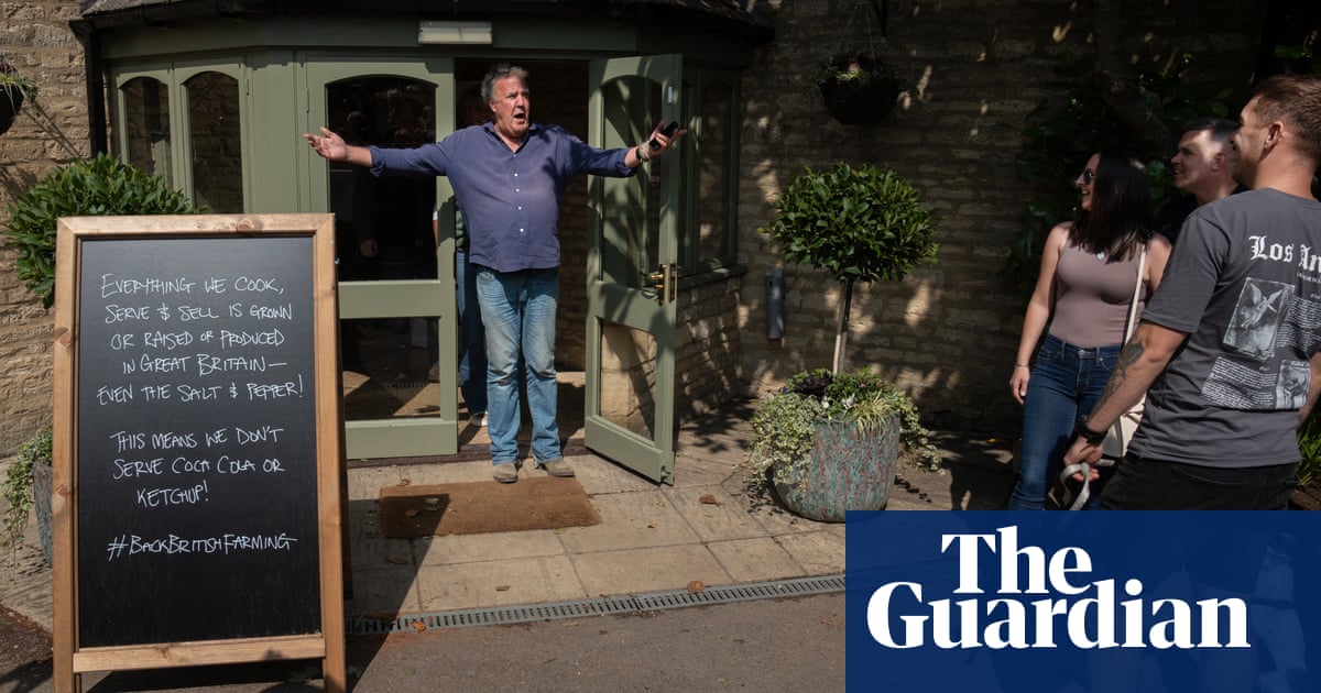 “إنه فرحان”: يتدفق مشجعو جيريمي كلاركسون على افتتاح حانة أوكسفوردشاير | أوكسفوردشاير “إنه فرحان”: يتدفق مشجعو جيريمي كلاركسون على افتتاح حانة أوكسفوردشاير | أوكسفوردشاير