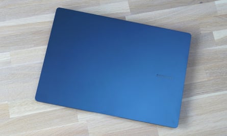 A tampa do Samsung Galaxy Book 3 Ultra.