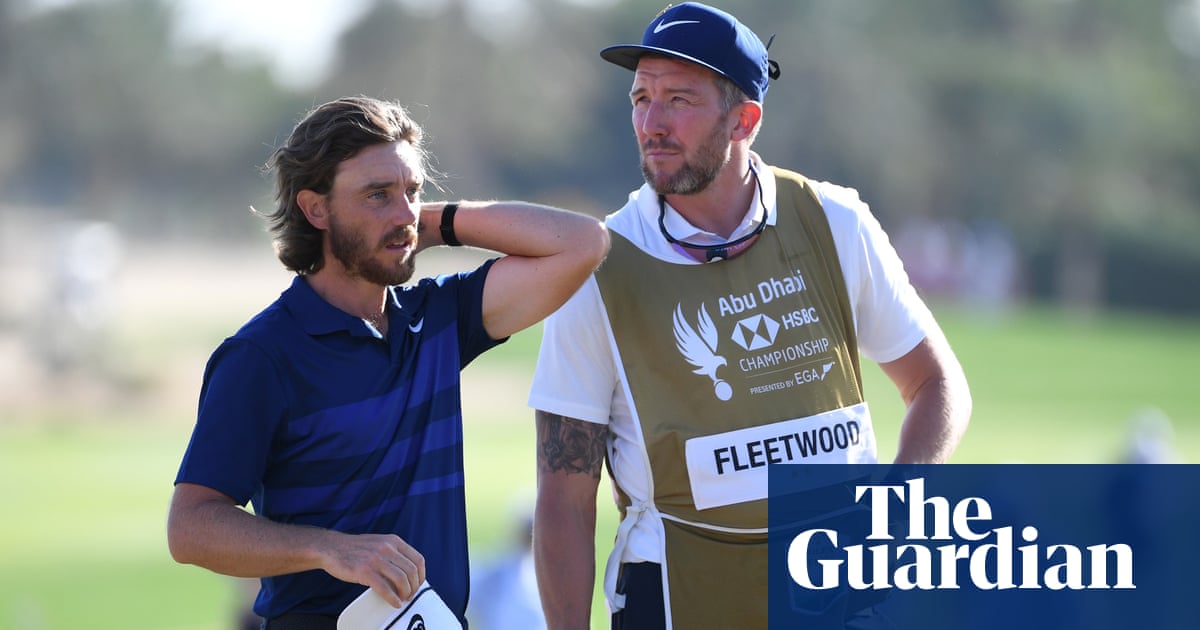 Ian Finnis, Tommy Fleetwoods caddie, raises £10,000 for colleagues