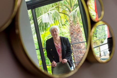 Marie-Thérèse Ross-Mahé reflected in a mirror