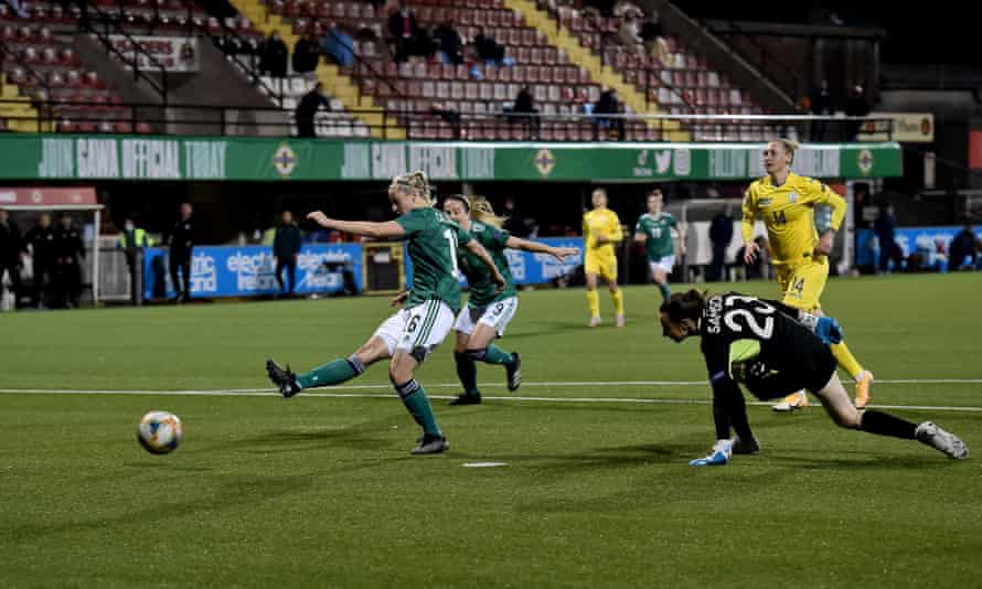 Nadene Caldwell scores Northern Ireland second goal, deep in added time against Ukraine