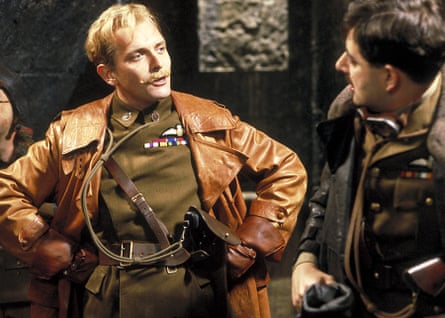 Lord Flashheart (Rik Mayall) and Edmund Blackadder (Rowan Atkinson) in Blackadder