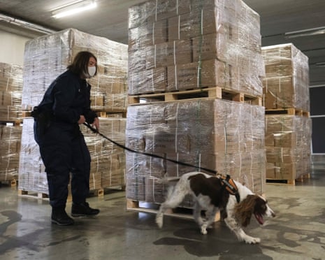 Antwerpener Hafen und Frachtcontainer