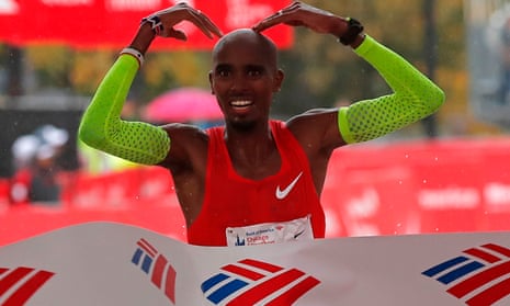 Mo Farah set a new European record to win the Chicago Marathon.
