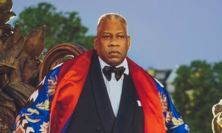 André Leon Talley, Chevalier de l'ordre des arts et des lettres, on the Pont Alexandre III André Leon Talley, Chevalier de l'ordre des arts et des lettres, on the Pont Alexandre III, Paris, 30 June 2013