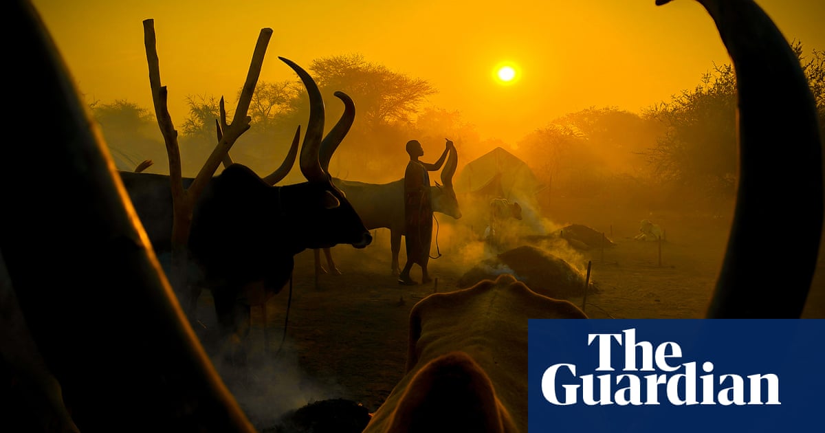 “Enchanting Moments: Capturing the Magic of Smoke and Sunsets Through the Lens” “Enchanting Moments: Capturing the Magic of Smoke and Sunsets Through the Lens”