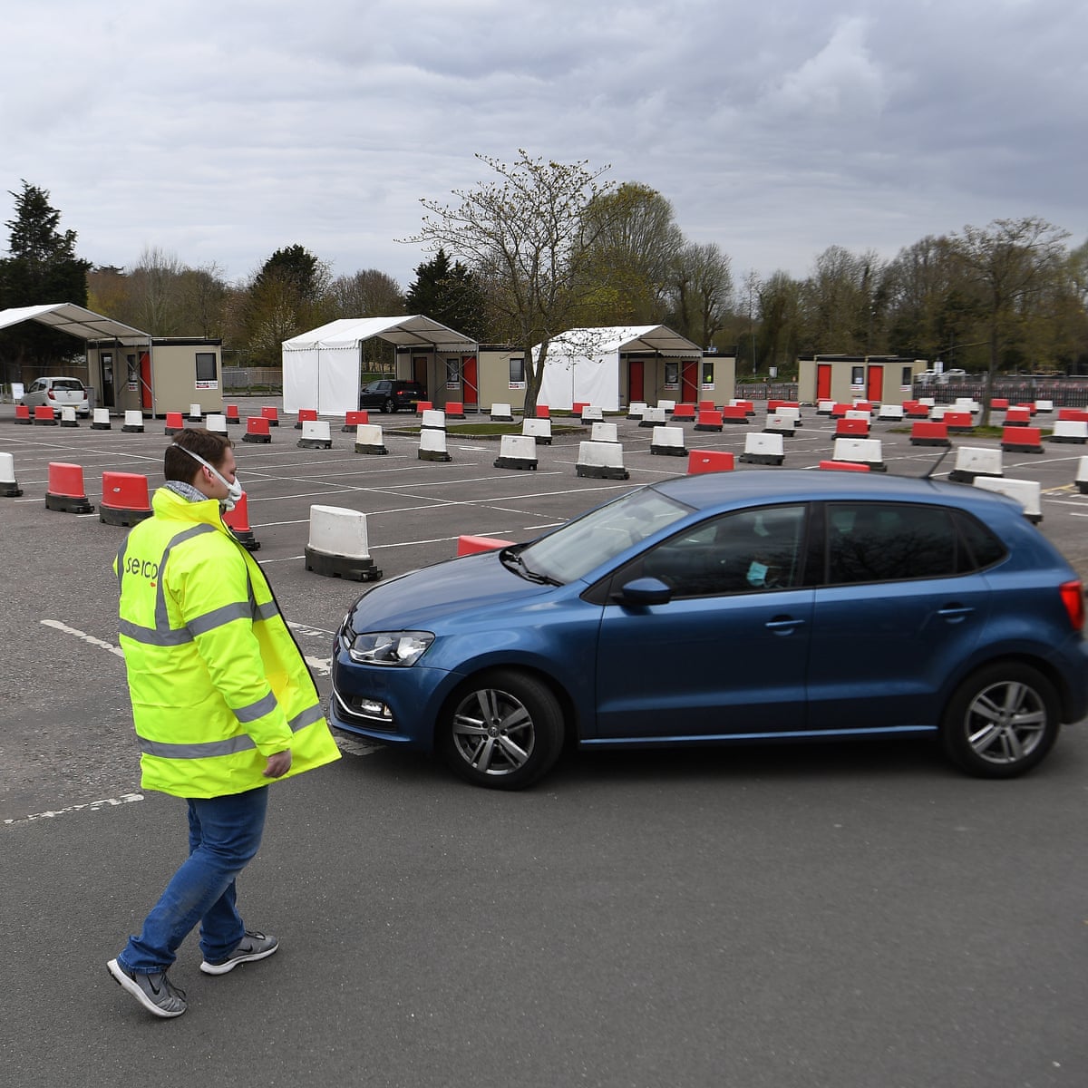 Hospitals Sound Alarm Over Privately Run Virus Test Centre At Surrey Theme Park World News The Guardian