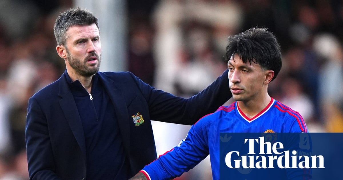 Carrick brushes off Martinez’s failure to apologise publicly to United director Wilcox