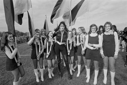 Ace Frehley poses with Cadillac high school majorettes in Cadillac, Michigan in 1975