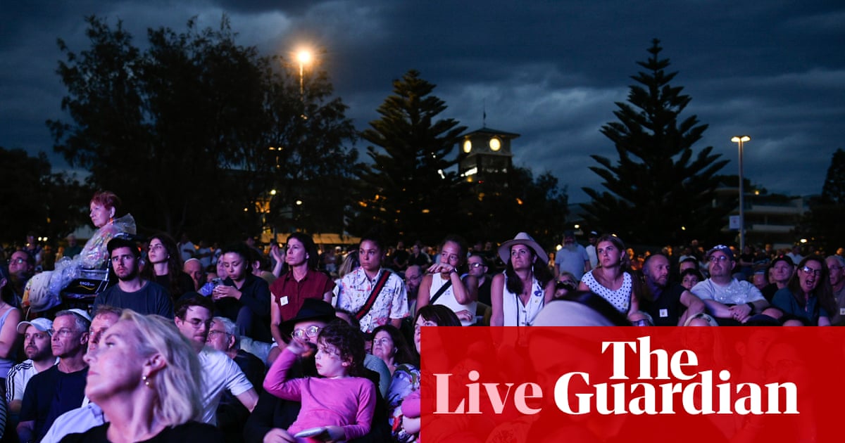 Rabbi Yehoram Ulman tells vigil ‘Sydney can become a beacon of goodness’ – As it happened