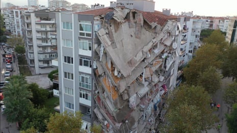 Aftermath in İzmir as 7.0-magnitude earthquake hits Turkey and Greece – video